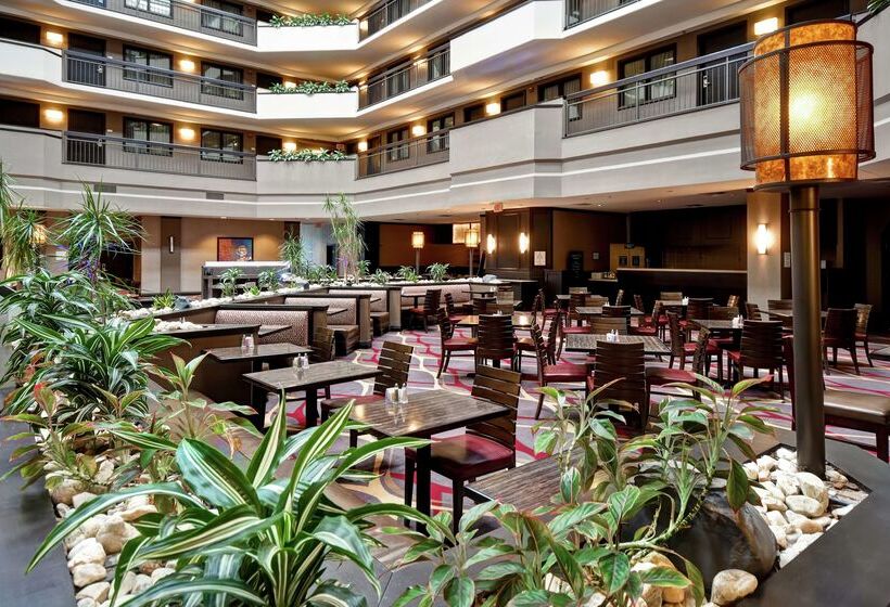 هتل Embassy Suites By Hilton Dulles Airport
