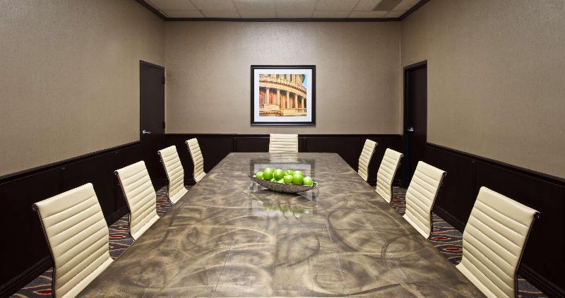 هتل Embassy Suites By Hilton Dulles Airport