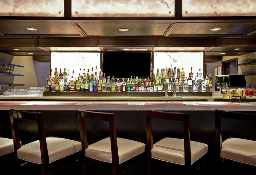 هتل Embassy Suites By Hilton Dulles Airport