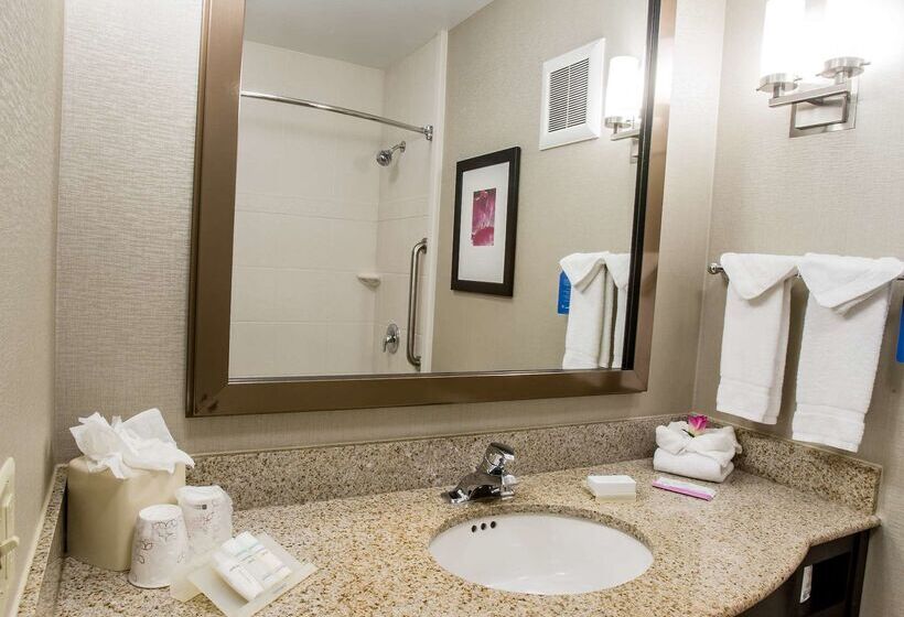 هتل Hilton Garden Inn Columbus/dublin