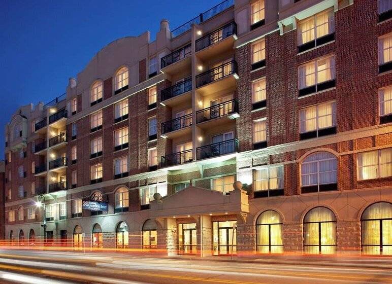 هتل Hilton Garden Inn Savannah Historic District