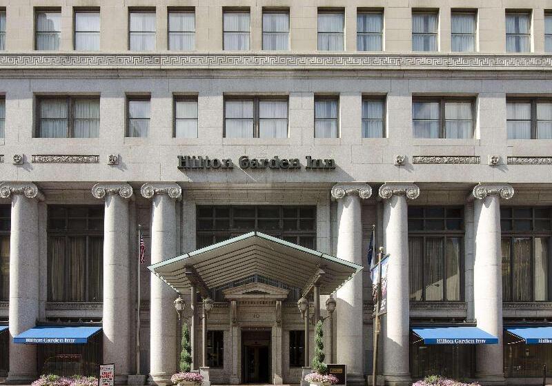 هتل Hilton Garden Inn Indianapolis Downtown