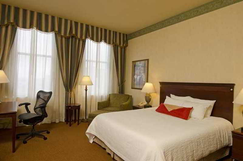 هتل Hilton Garden Inn Indianapolis Downtown