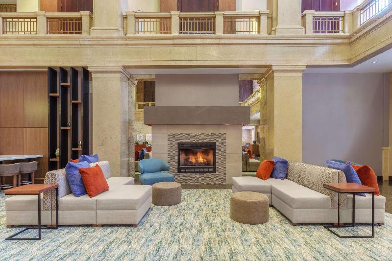هتل Hilton Garden Inn Indianapolis Downtown