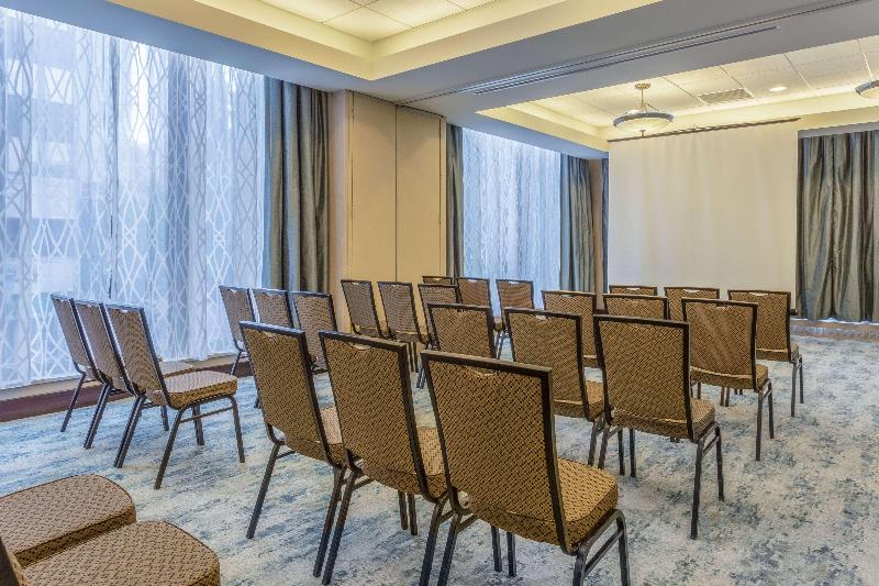 هتل Hilton Garden Inn Indianapolis Downtown
