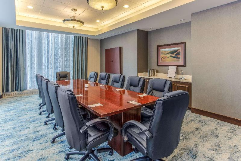 هتل Hilton Garden Inn Indianapolis Downtown