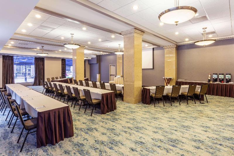 هتل Hilton Garden Inn Indianapolis Downtown