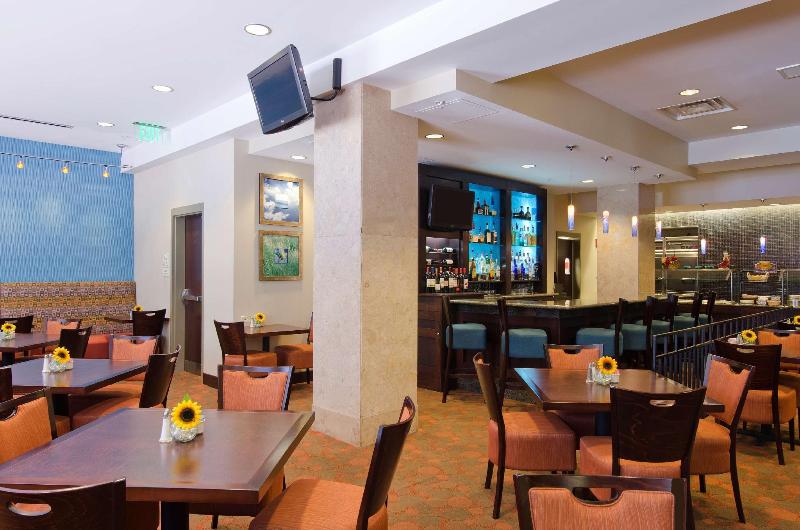 هتل Hilton Garden Inn Indianapolis Downtown