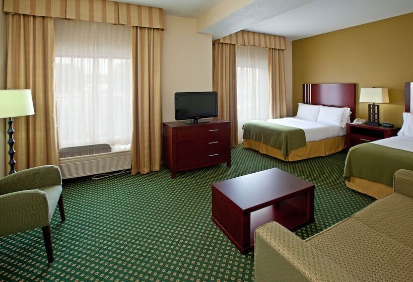 هتل Holiday Inn Express  & Suites Indianapolis  East