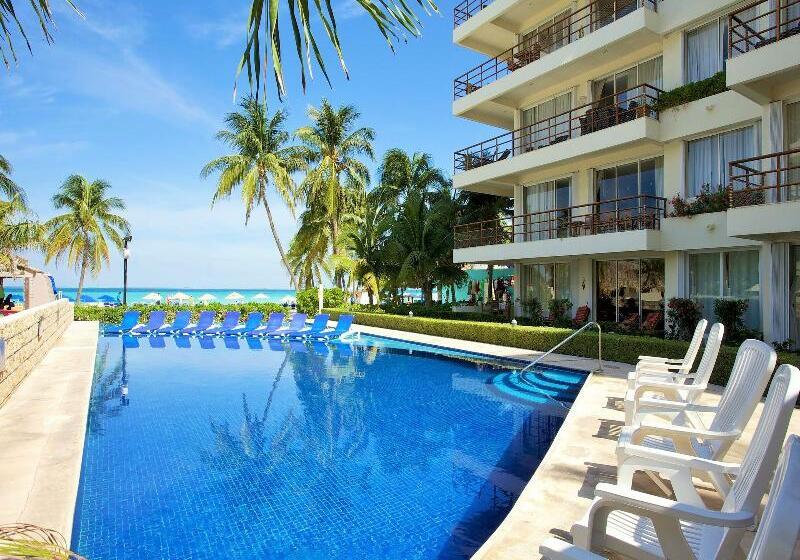 هتل Ixchel Beach