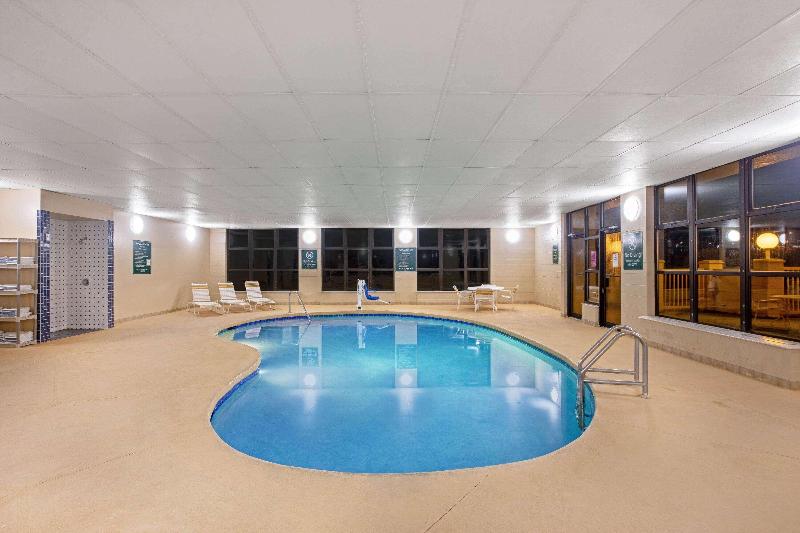 هتل La Quinta By Wyndham Des Moines West Clive