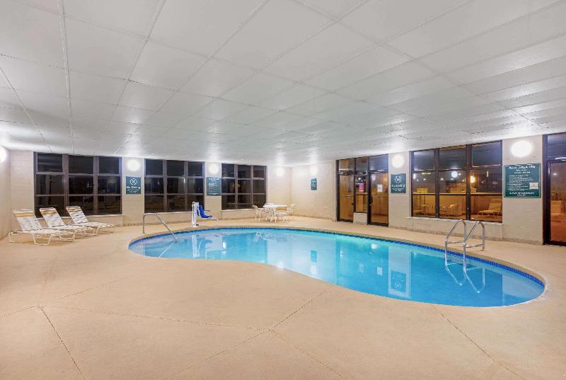 هتل La Quinta By Wyndham Des Moines West Clive