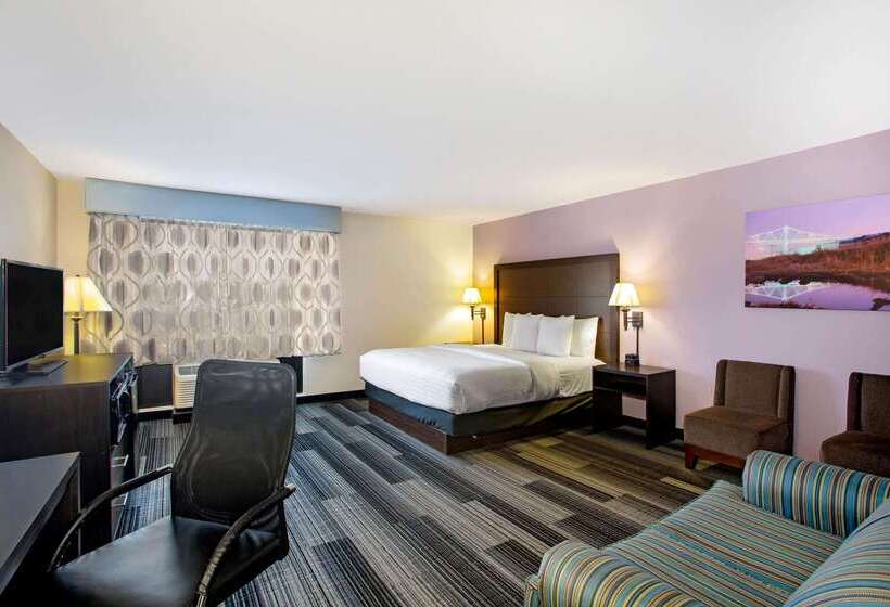 هتل La Quinta Inn & Suites By Wyndham Springfield Airport Plaza