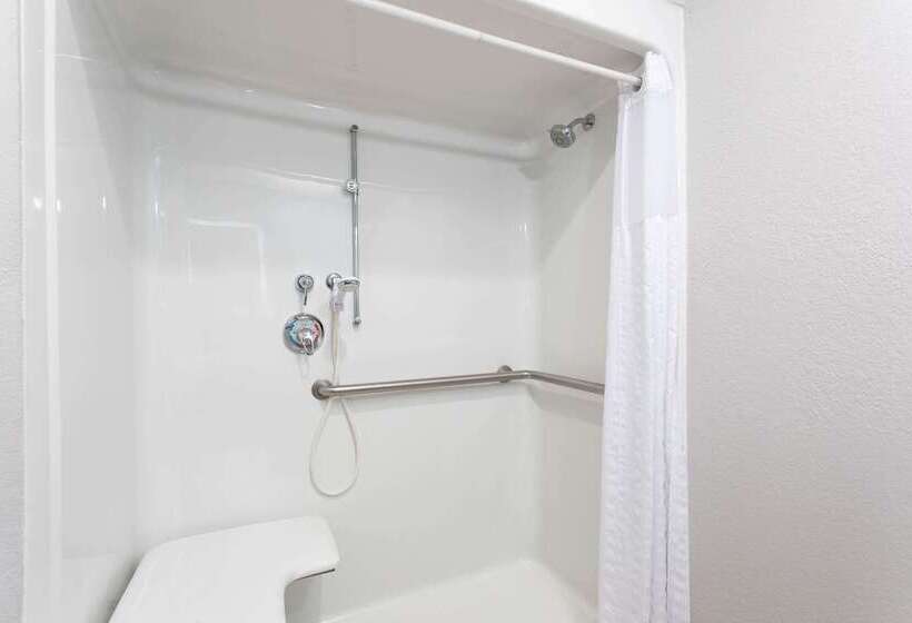 בית מלון כפרי La Quinta By Wyndham Tampa Central