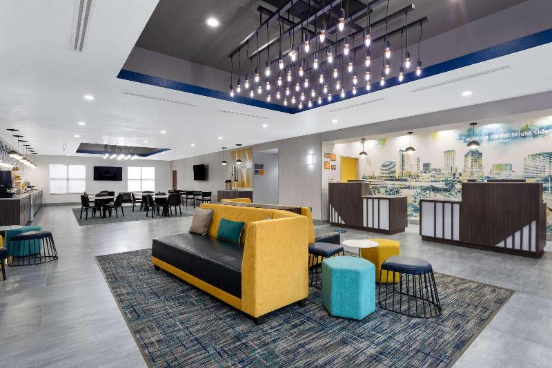 בית מלון כפרי La Quinta By Wyndham Tampa Central