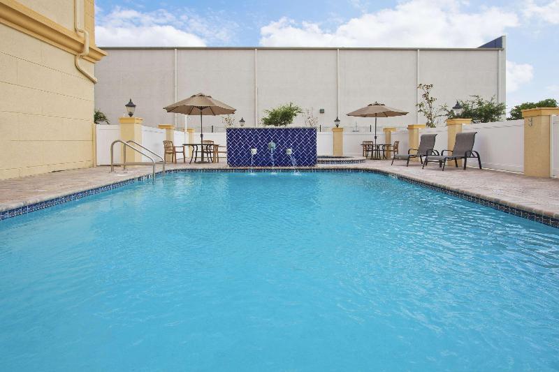 בית מלון כפרי La Quinta By Wyndham Tampa Central