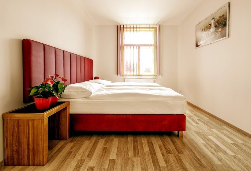 Fotos del hotel Otakar:  24