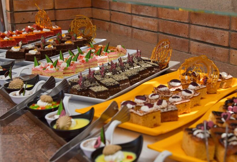 هتل Pharaoh Azur Resort