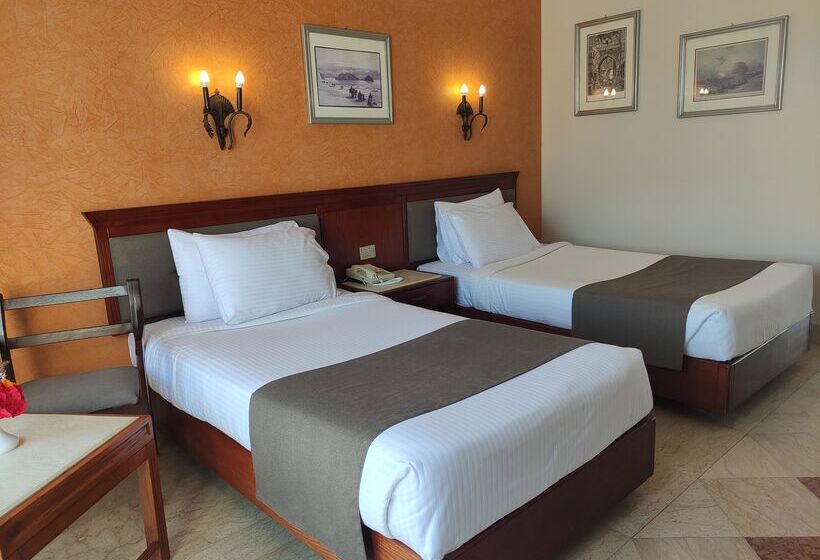 هتل Pharaoh Azur Resort