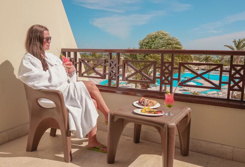 هتل Pharaoh Azur Resort