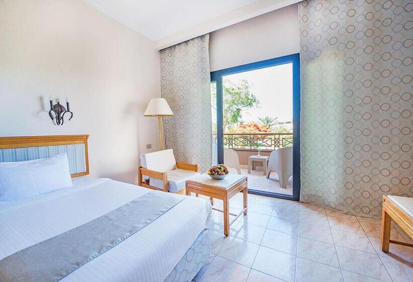 هتل Pharaoh Azur Resort