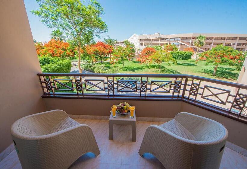 هتل Pharaoh Azur Resort
