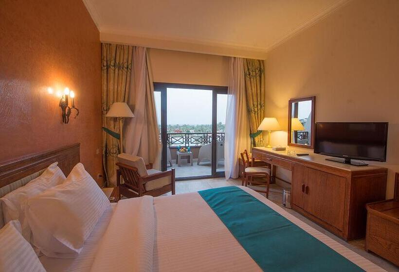 هتل Pharaoh Azur Resort