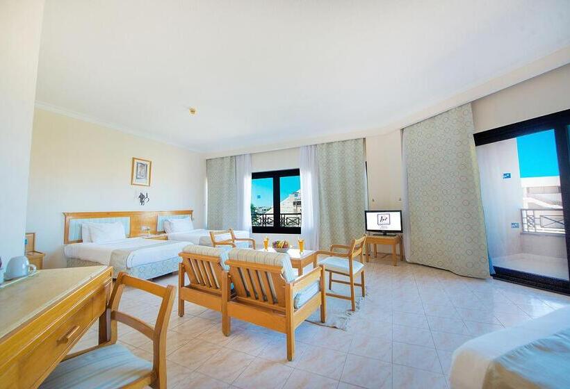هتل Pharaoh Azur Resort