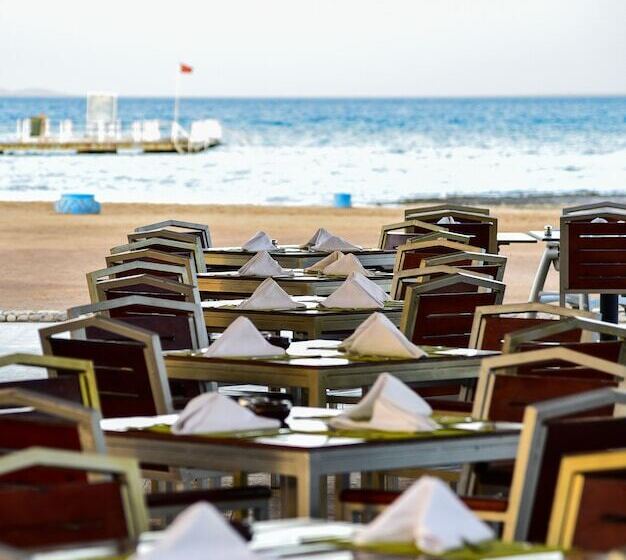 هتل Pharaoh Azur Resort
