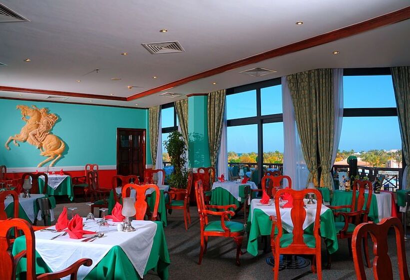 هتل Pharaoh Azur Resort