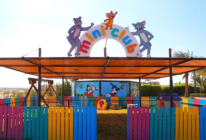 هتل Pharaoh Azur Resort