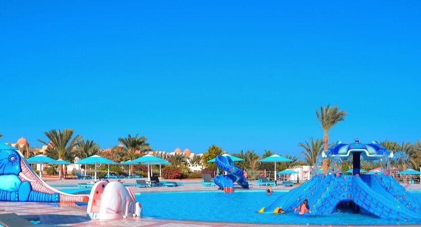 هتل Pharaoh Azur Resort