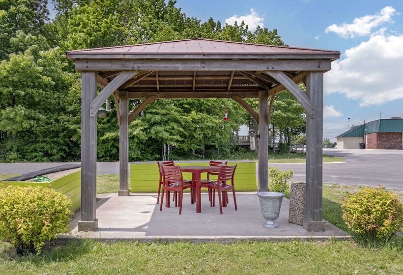 בית מלון כפרי Quality Inn