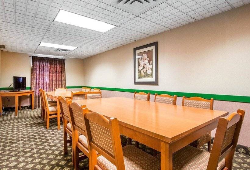 בית מלון כפרי Quality Inn & Suites
