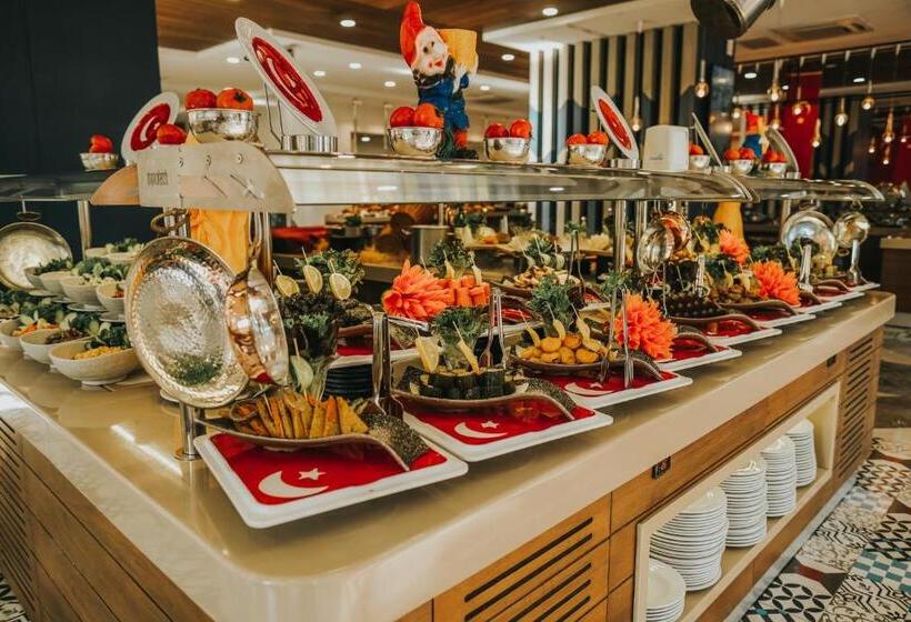 هتل Saturn Palace Resort   All Inclusive