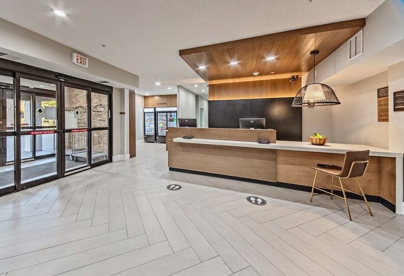 هتل Staybridge Suites   Cedar Rapids North, An Ihg