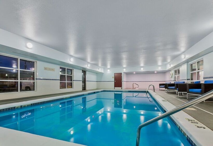 هتل Staybridge Suites   Cedar Rapids North, An Ihg