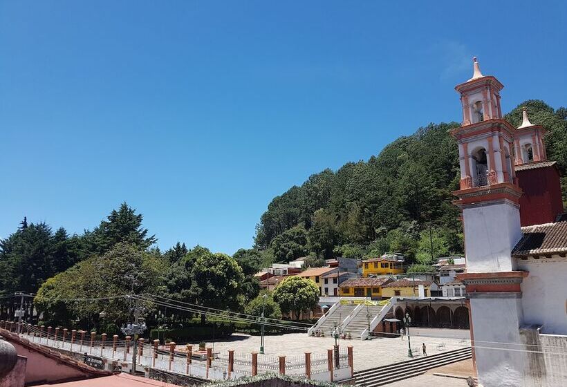 Hotel Temático Mision Colonial