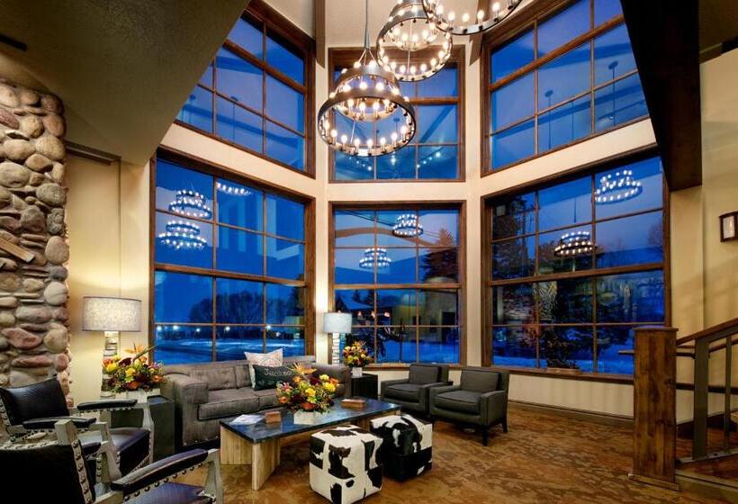 هتل The Rockwell Inn