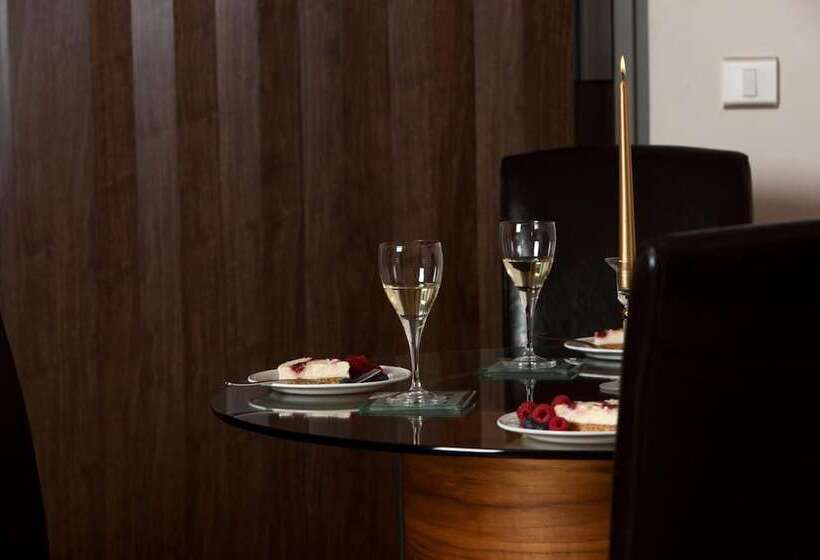 هتل The Spires Serviced Apartments Birmingham