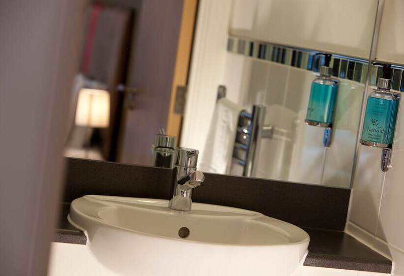 هتل The Spires Serviced Apartments Birmingham