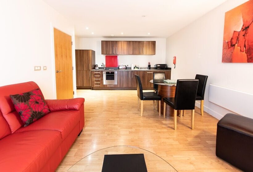 هتل The Spires Serviced Apartments Birmingham