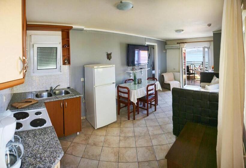 Gera Bay Studios And Apartments