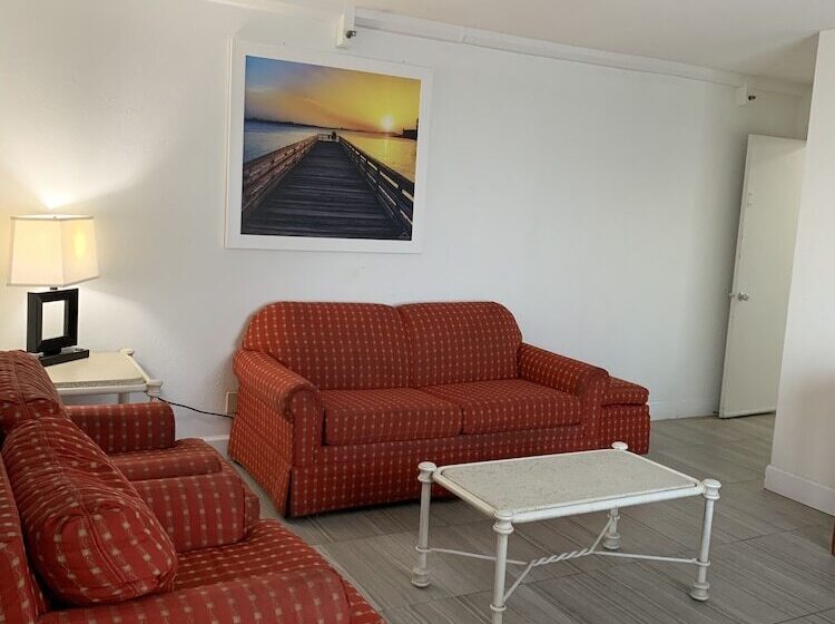 فندق Arya Blu Inn And Suites