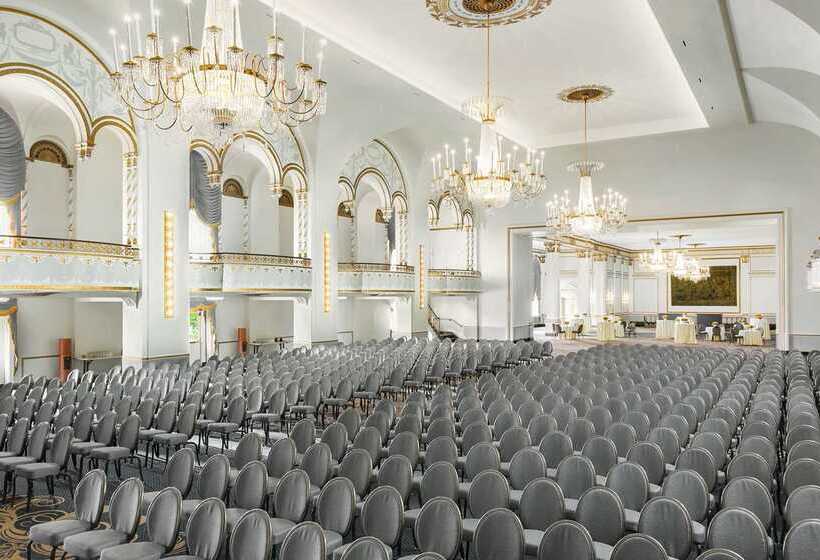 בית מלון כפרי Hilton Boston Park Plaza