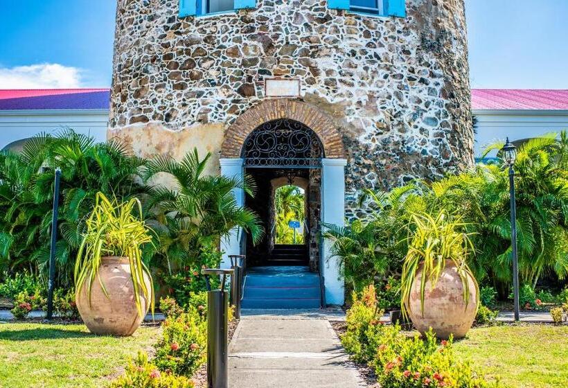 هتل Castle Villas At Bluebeard S