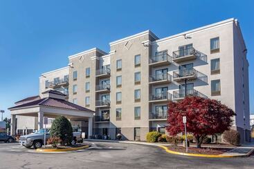 هتل Comfort Suites Southpark