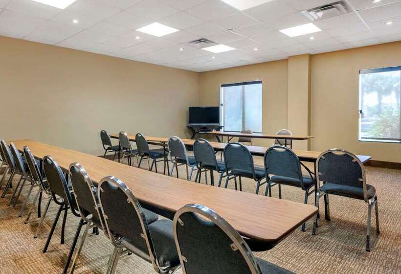 فندق Comfort Suites West Jacksonville