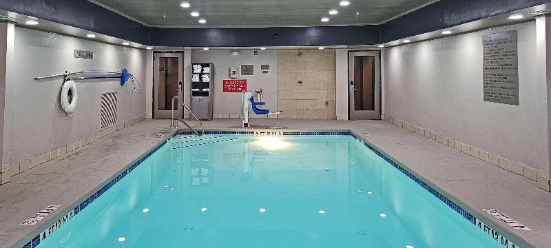 هتل Country Inn & Suites By Radisson, Canton, Ga