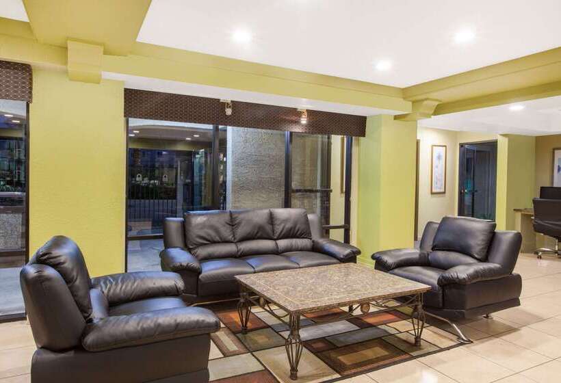 هتل Days Inn By Wyndham San Jose Airport